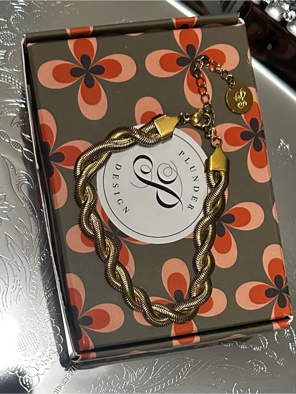 PLUNDER “GOLD-TONE TWISTED CHAIN DESIGN BRACELET” with Extender - BRAND NEW!
